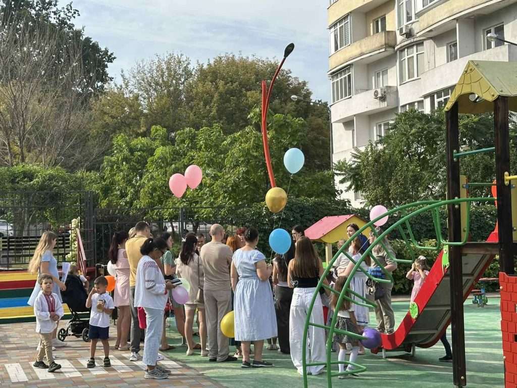 ✨ У нашому садочку відбулося святкове дійство до 1го вересня!
Дітки з радістю зустріли новий навчальний рік, співали пісеньки, гралися у веселі ігри та ділилися своїми літніми враженнями.
Було багато посмішок, радості й теплих слів. Попереду нас чекає цікавий та пізнавальний рік! 🌸📚🎈